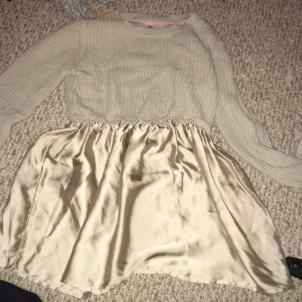 Adorable sweater, with satin peplum bottom